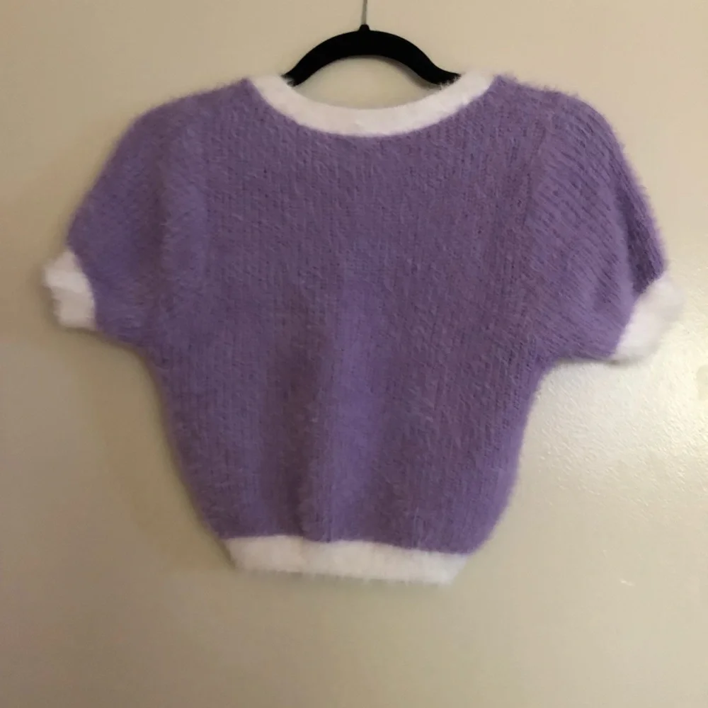 Verge girl fuzzy top - Picture 2 of 3